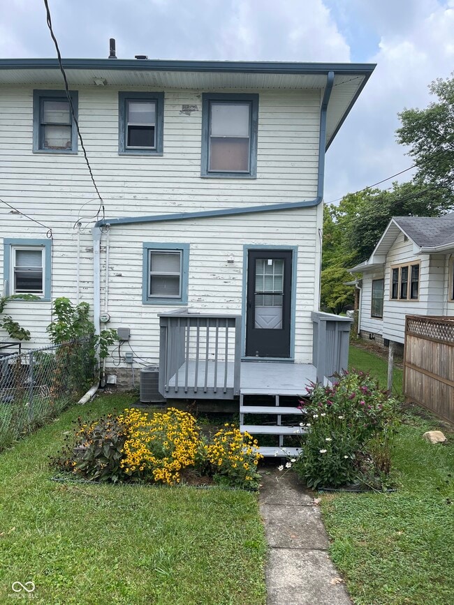 Photo - 815 N Riley Ave