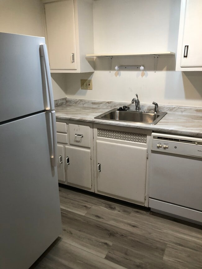 Photo - 1078 Delta Ave Unit #4