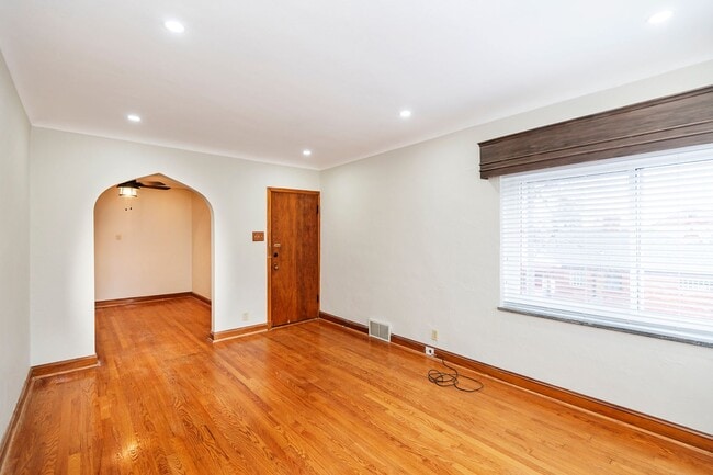 Photo - 6601 Devonshire Ave Unidad 1N