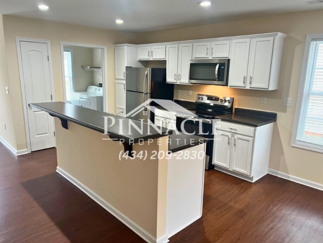 Building Photo - 749 Old Graves Mill Rd