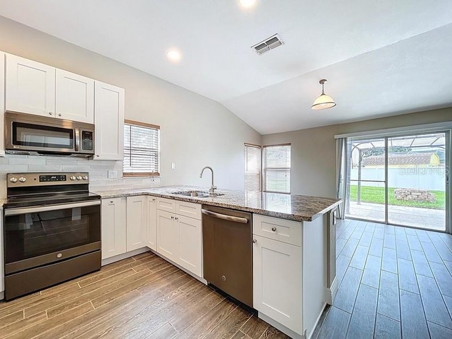 Photo - 2049 Darlington Oak Dr