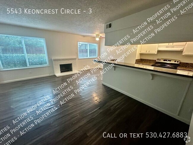 Building Photo - Spacious 2 Bedroom Townhome In Sacramento Unit 3