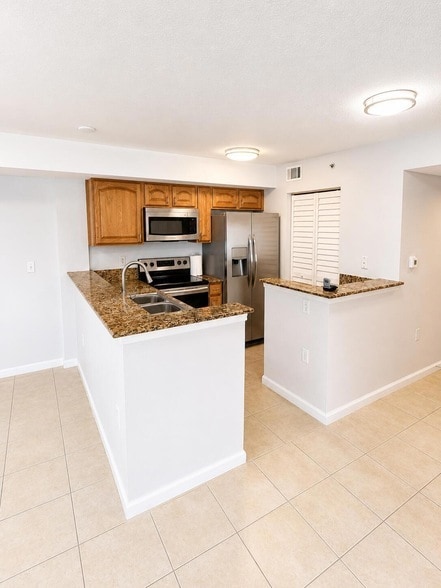 Photo - 281 SW Palm Dr Unit 106