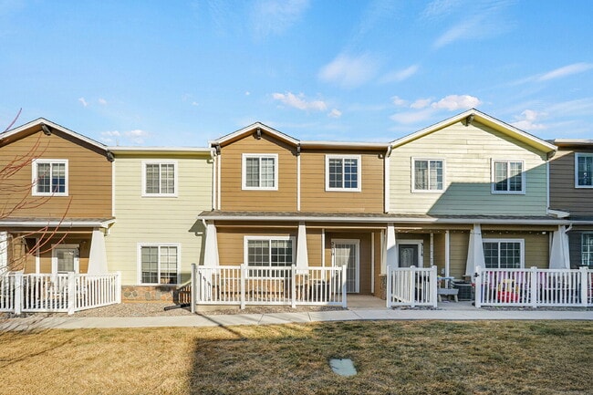 Building Photo - $1,895.95, 3-bed, 2.5-bath townhome located in Colorado Springs.