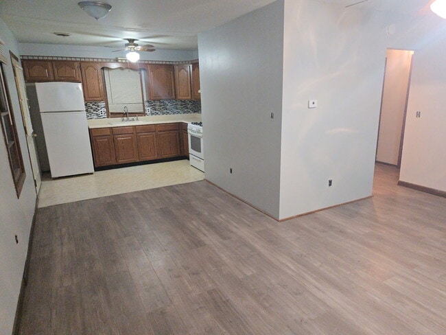 Photo - 605 W Bluff St