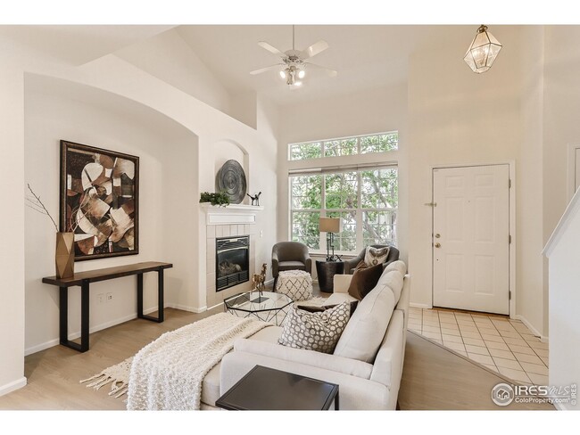 Photo - 231 Remuda Ln Townhome