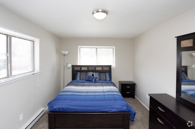 2nd Bedroom