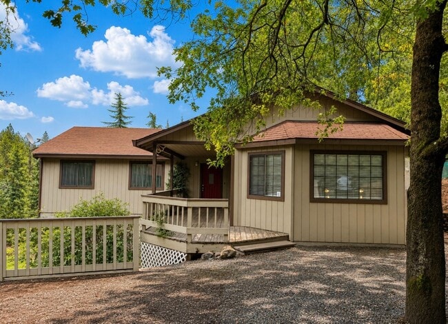 Building Photo - Great family home in Alta Sierra