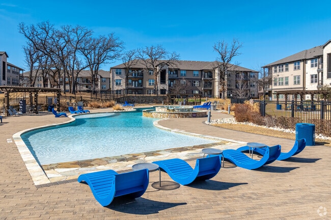 Resort-Style Swimming Pool - Reata West Apartments