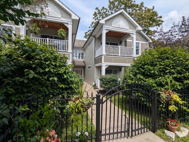 Photo - 680 W Ferry St