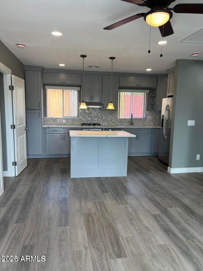 Photo - 10 E Mountain View Rd