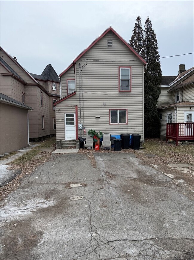 Photo - 311 Denison Pkwy E