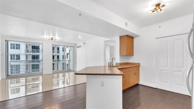 Building Photo - 1830 Radius Dr Unit 405