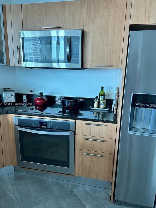 Photo - 480 NE 30th St Unidad 2206