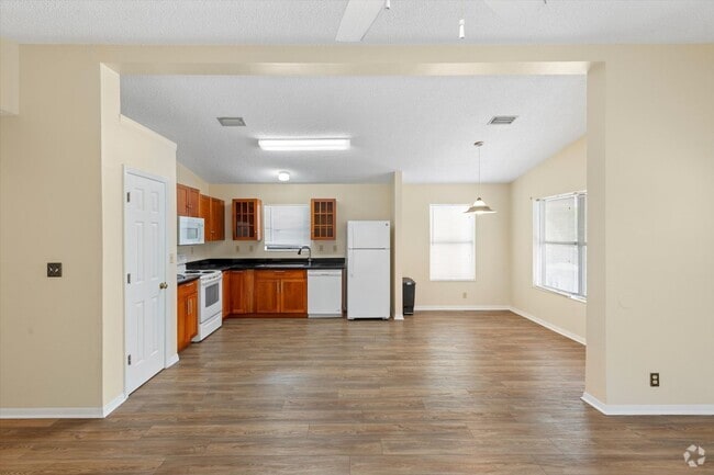 Building Photo - 3 Bedroom 2 Bathroom Unfurnished House for...