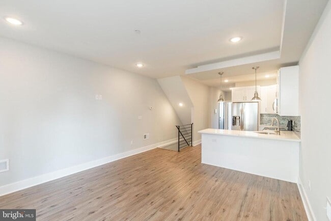 Photo - 1906 E York St Unit 1