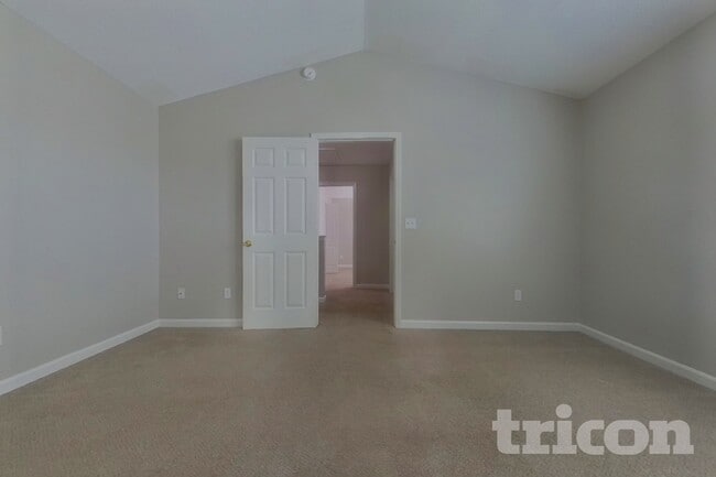 Photo - 390 Fox Trot Dr