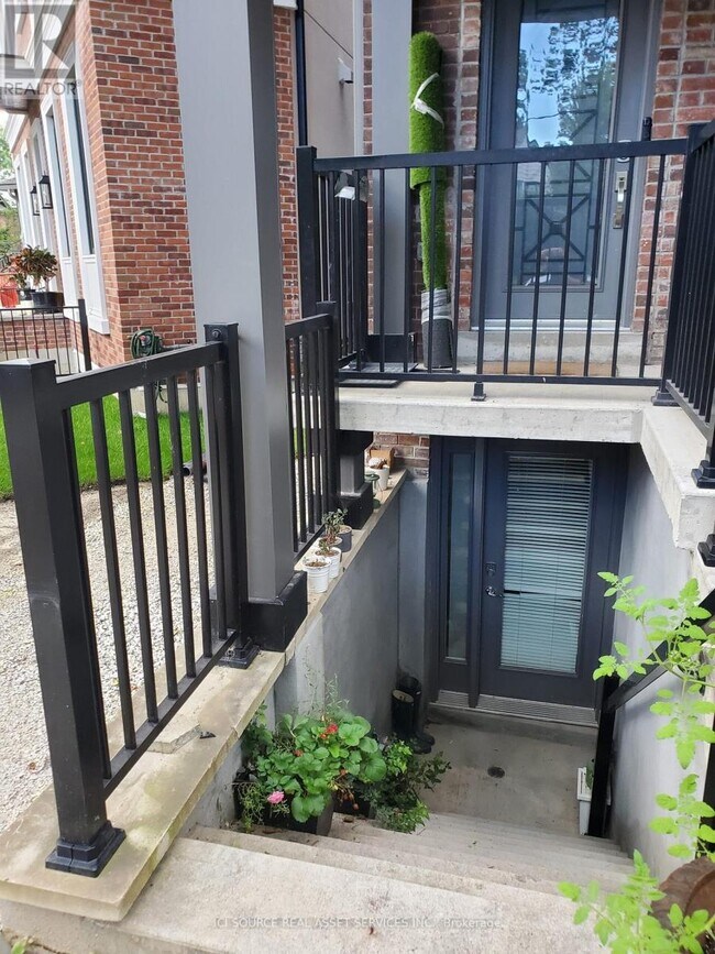 Photo - 15 Highview Crescent Unit B1