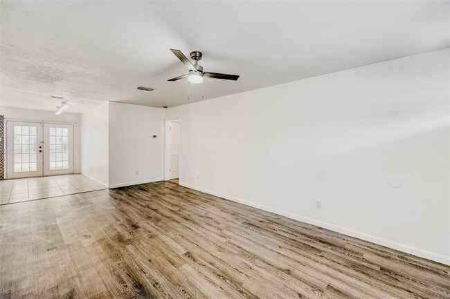 Photo - 6206 Hogan Ave