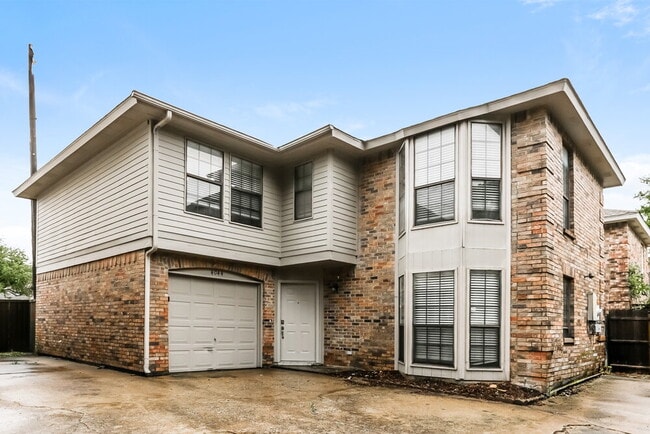 Building Photo - 4044 Windhaven Ln