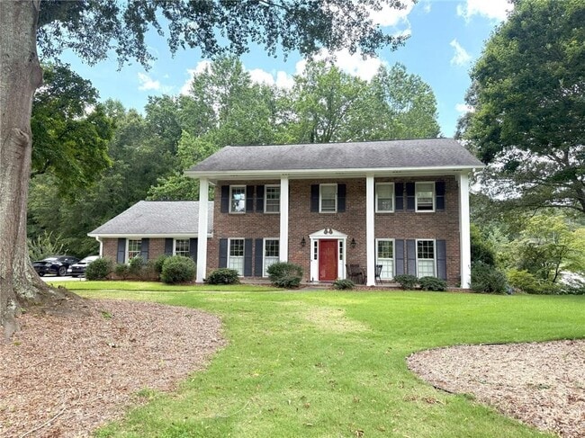 Photo - 1150 Falstaff Dr House