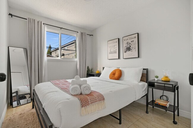 Photo - 4733 Bowness Rd NW Unit ID1314514P