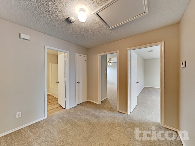 Photo - 1688 Wildrose Dr
