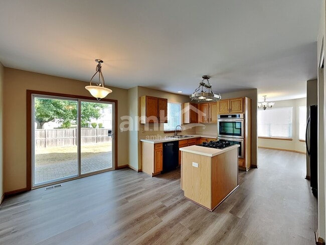 7003 Sahara Dr