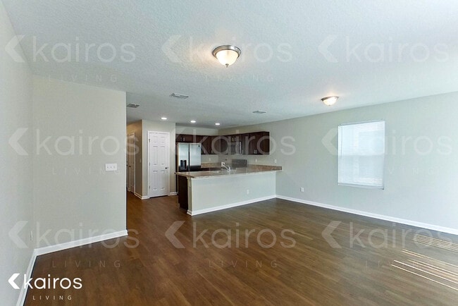 Photo - 1331 Mull St