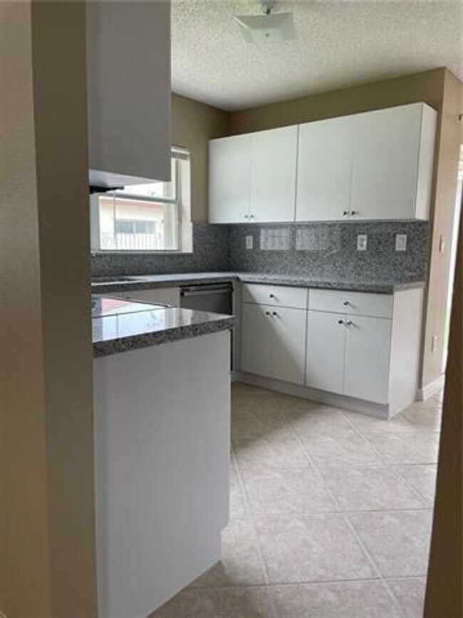 Photo - 19250 NW 12th Manor