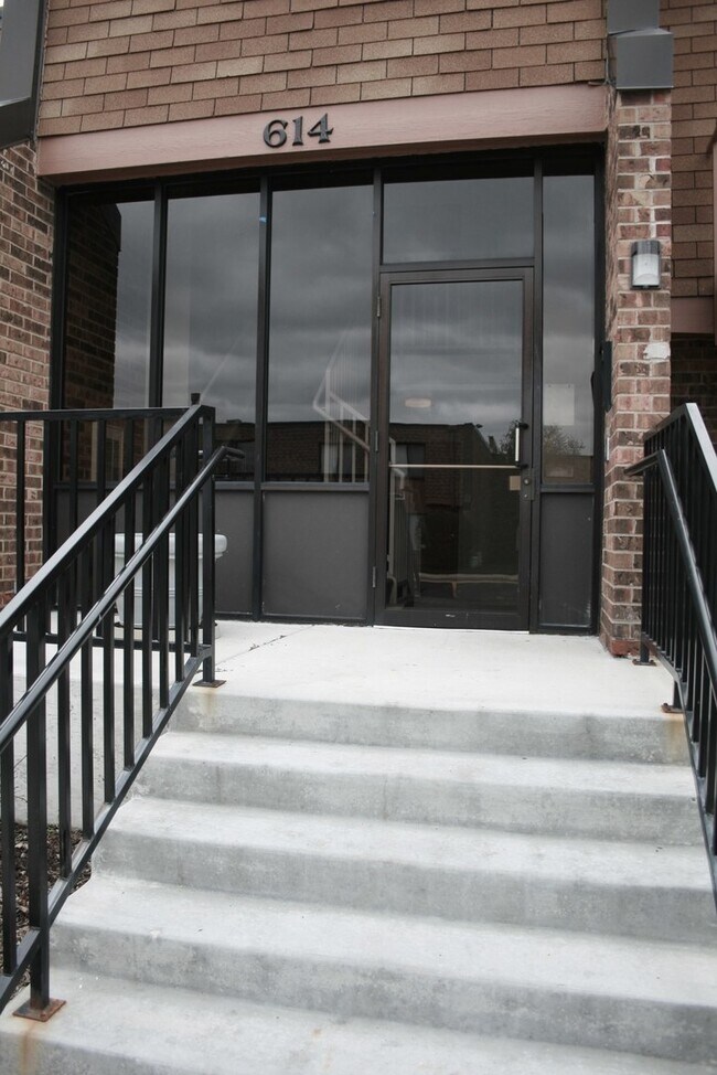 Main Entrance - 614 Tralee Ct Unit 1C