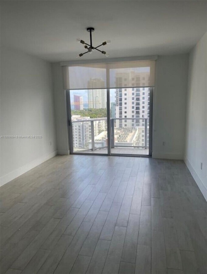 Photo - 1010 SW 2nd Ave Unidad 1501 Rental
