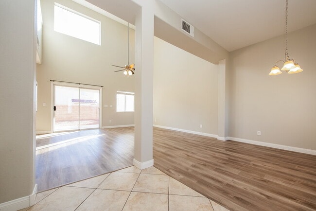 Photo - 4034 Warren Rock St