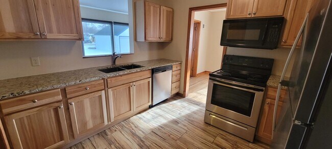 Photo - 24 S Pine St