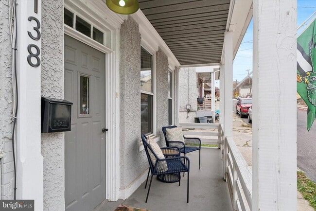 Building Photo - 138 Hall St