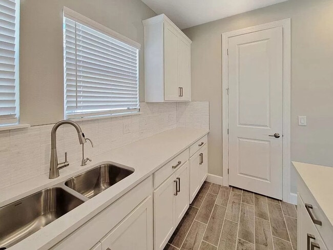 Photo - 11019 Devonbridge Dr