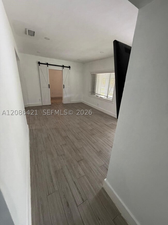 Photo - 1250 Wren Ave