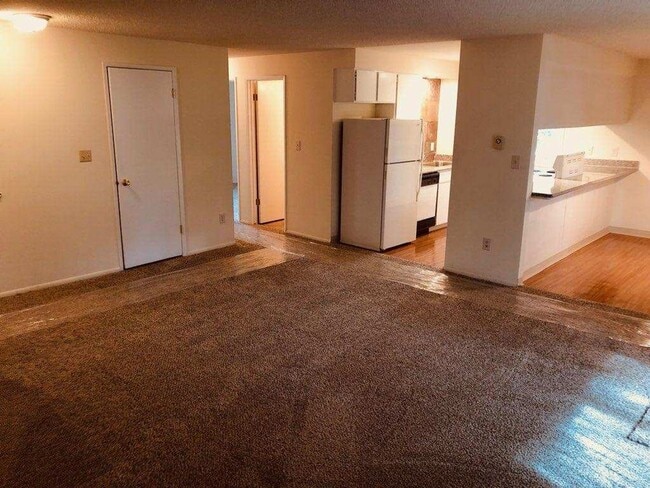 Photo - **MOVE IN SPECIAL** 1/2 OFF 1ST FULL MONTH... Unit #21