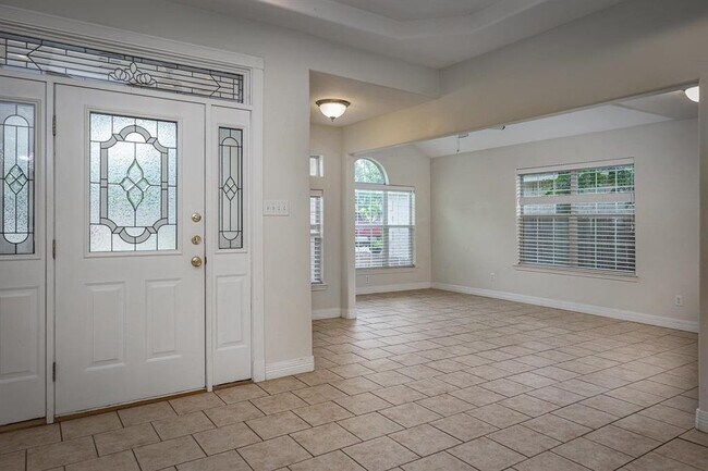 Photo - 201 Elises's Cir