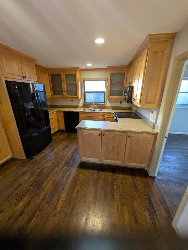 Photo - 571 Village Ln