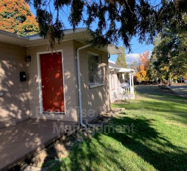 219 Liberty St Condo Condo for Rent in Ashland, OR