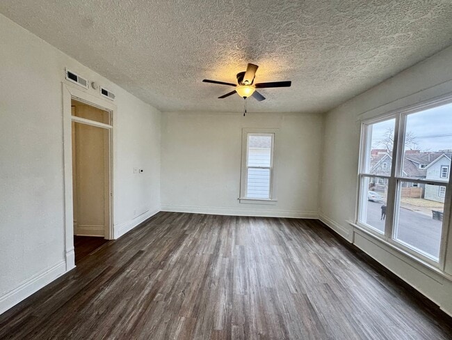 1206 Heath St Unit 1206 ½