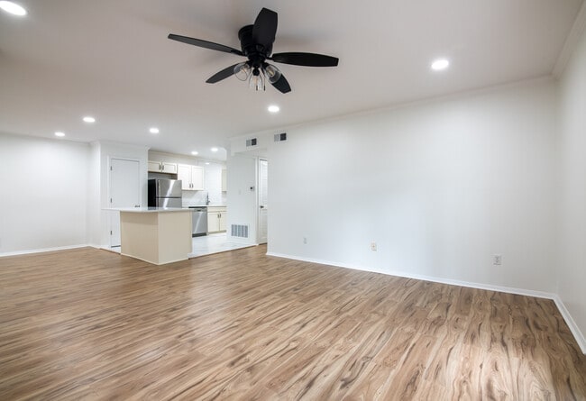 Photo - 500 Woodland Dr Unidad 500