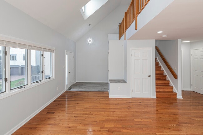 Photo - 7 Exeter Ct