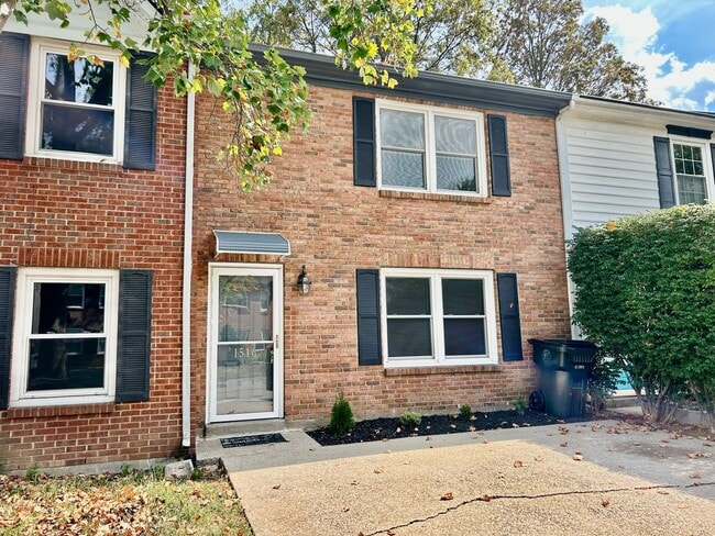 Building Photo - 2 Bed 1.5 Bath in Lexington! Rental