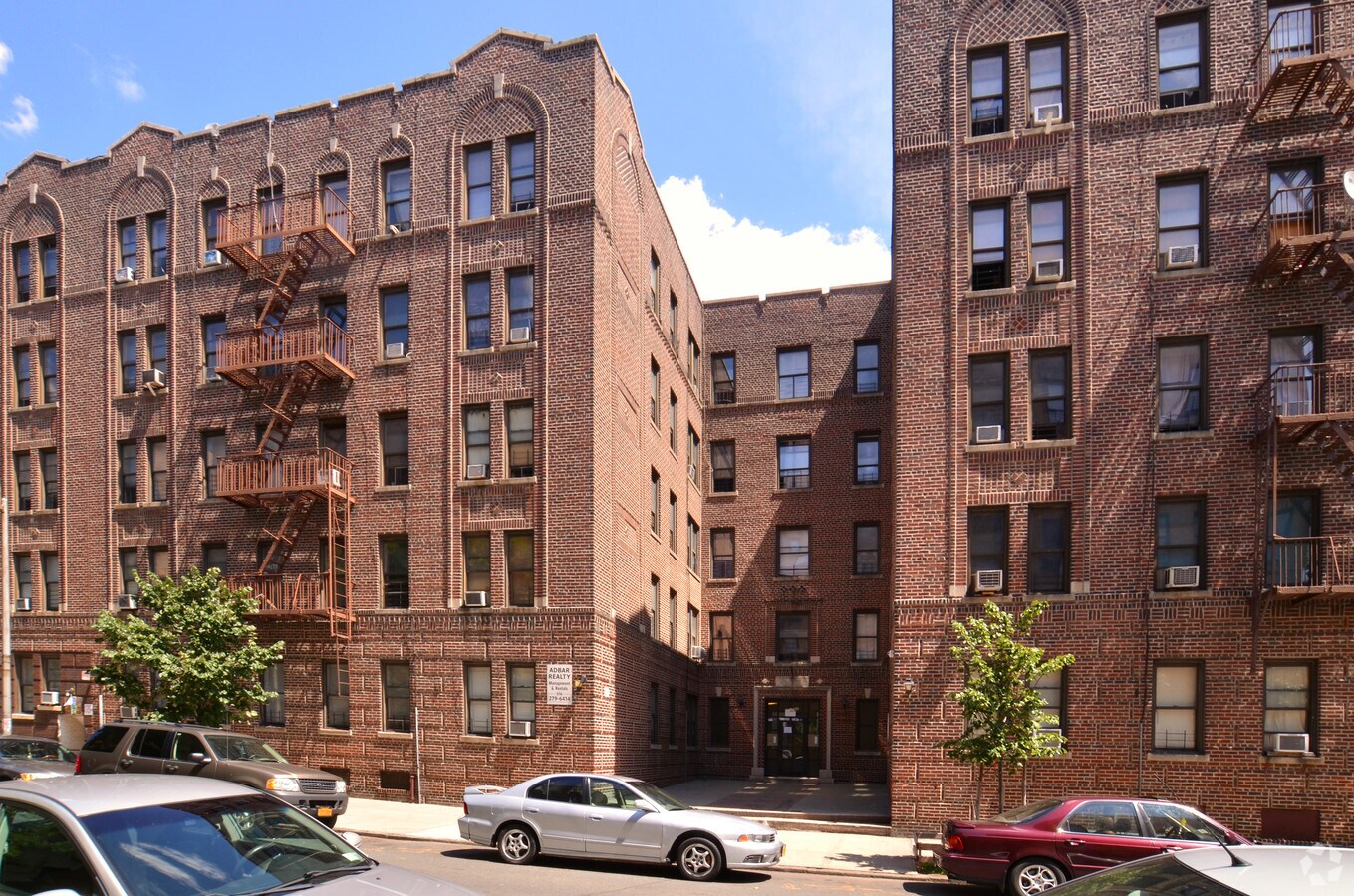 Photo - 1562-1580 Thieriot Ave