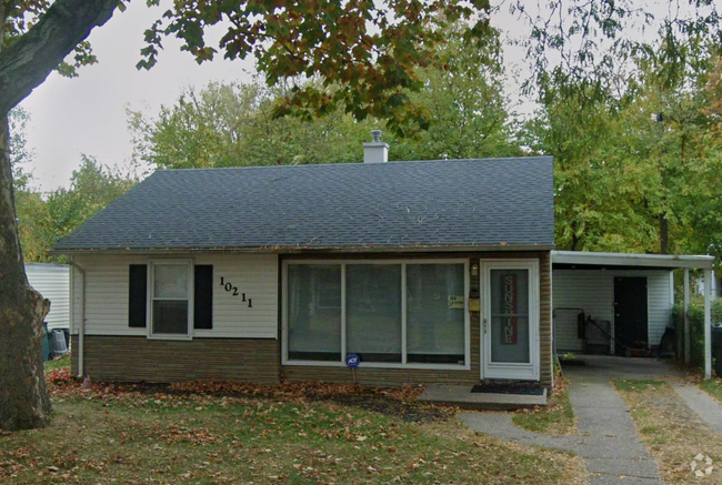 Building Photo - House in Oak Park