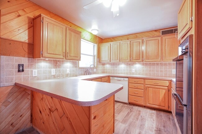 Photo - 206 Sunset Ln