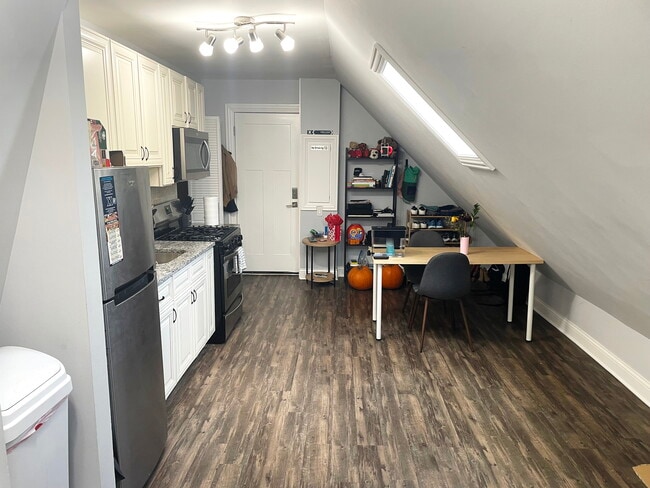 Photo - 2824 N Ridgeway Ave Unit 3