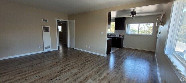 Building Photo - 13754 Sherman Way Unit 6 Rental
